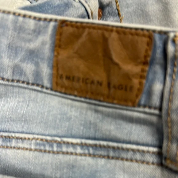 AEO Light Blue Women's Jeans - Picture 8 of 10